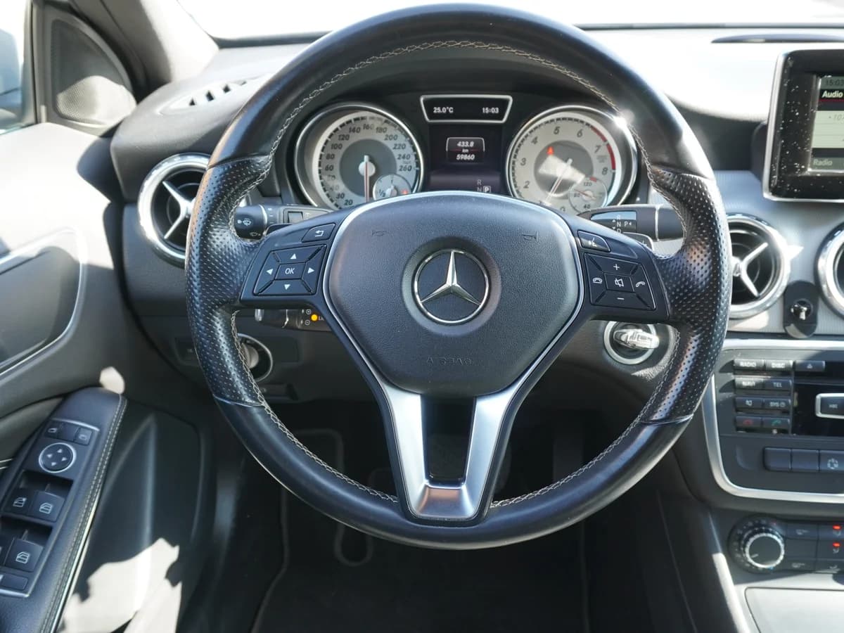 Mercedes Benz GLA 200 1.6 AT año 2016 - Imagen 22