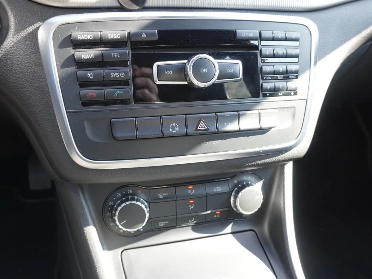 Mercedes Benz GLA 200 1.6 AT año 2016 - Imagen 25