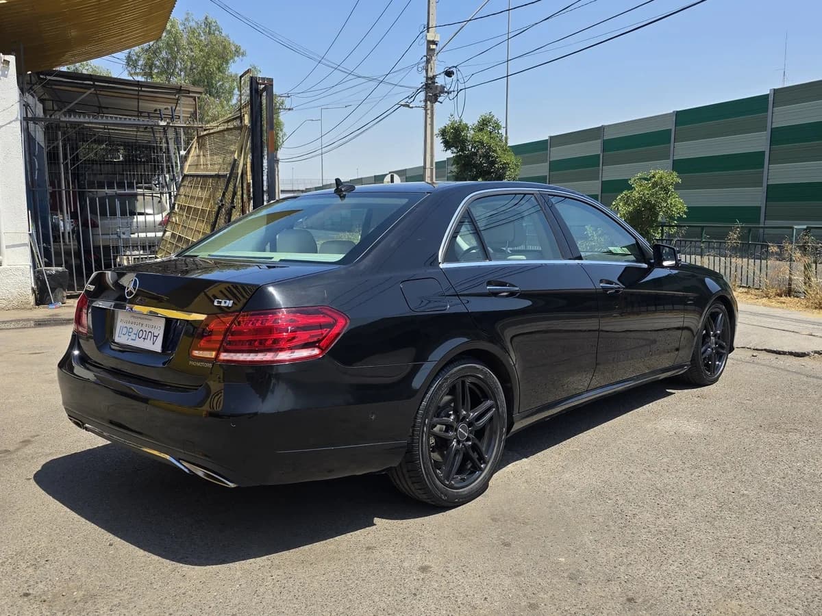 MERCEDES BENZ E220 CDI 2.1 BLUE EFFICIENCY DIESEL 4X2 AT 4P 2015 - Imagen 6
