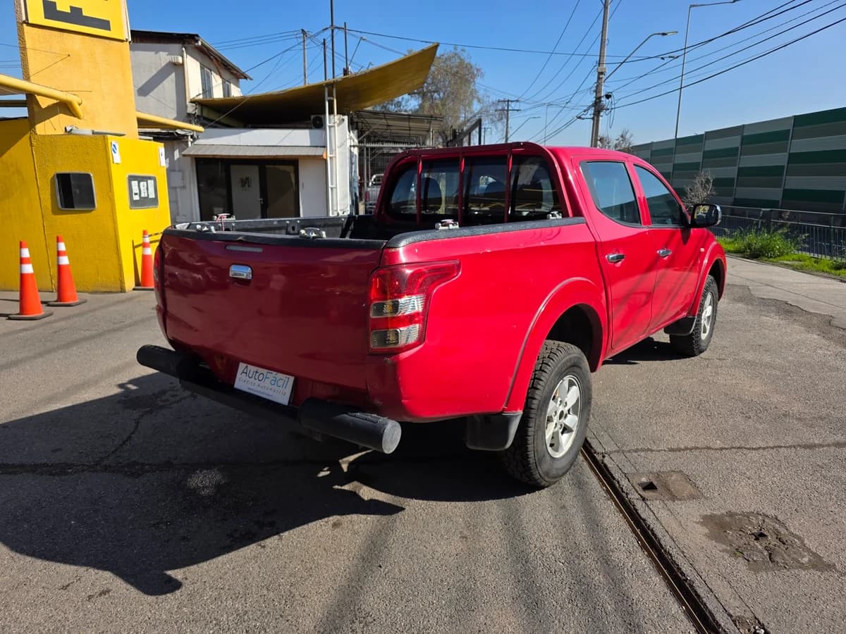 MITSUBISHI L200 KATANA 2.4 4X4 2019 - Imagen 4