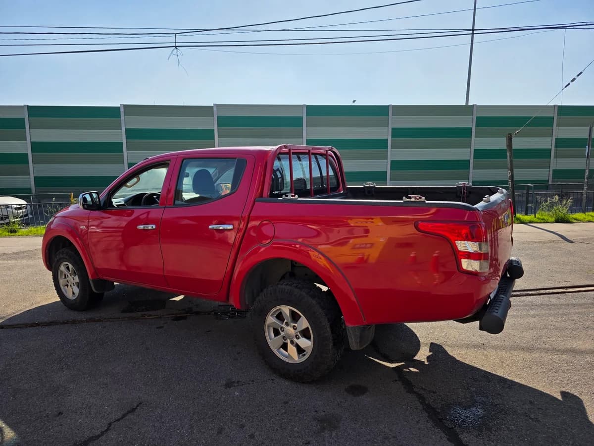 MITSUBISHI L200 KATANA 2.4 4X4 2019 - Imagen 6