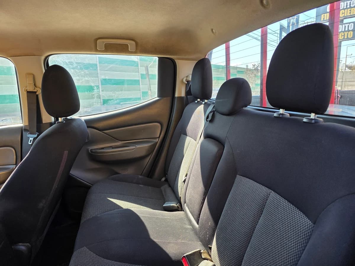 MITSUBISHI L200 KATANA 2.4 4X4 2019 - Imagen 8