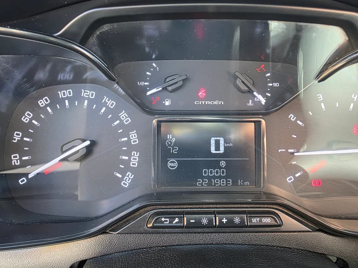 CITROEN C3 BLUE HDI 1.5 BLUEHDI 100 S&S LIVE MT 2023 - Imagen 9
