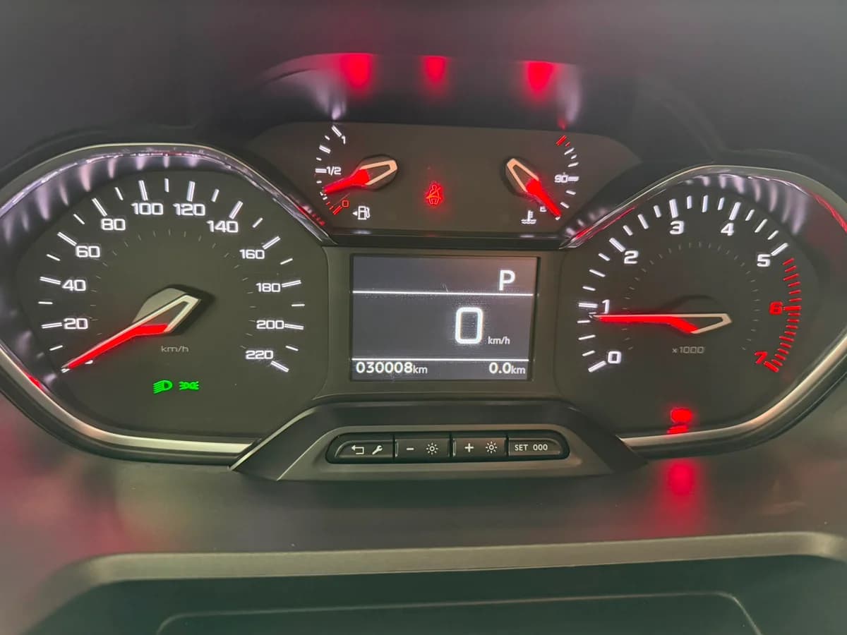 PEUGEOT Rifter 1.5 ALLURE BLUEHDI DIESEL 4X2 130HP EAT8 5P 2022 - Imagen 9
