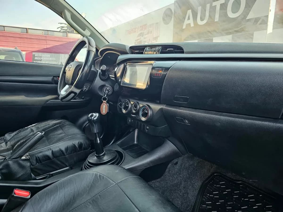 TOYOTA Hilux 2.4 4X4 2021 - Imagen 9