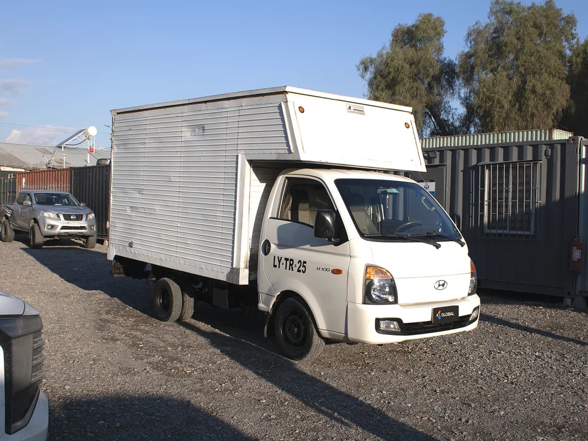 HYUNDAI PORTER 2.5 GLS CRDI DIESEL 4X2 CHASSIS AC 6MT 2P 2020 - Imagen 1