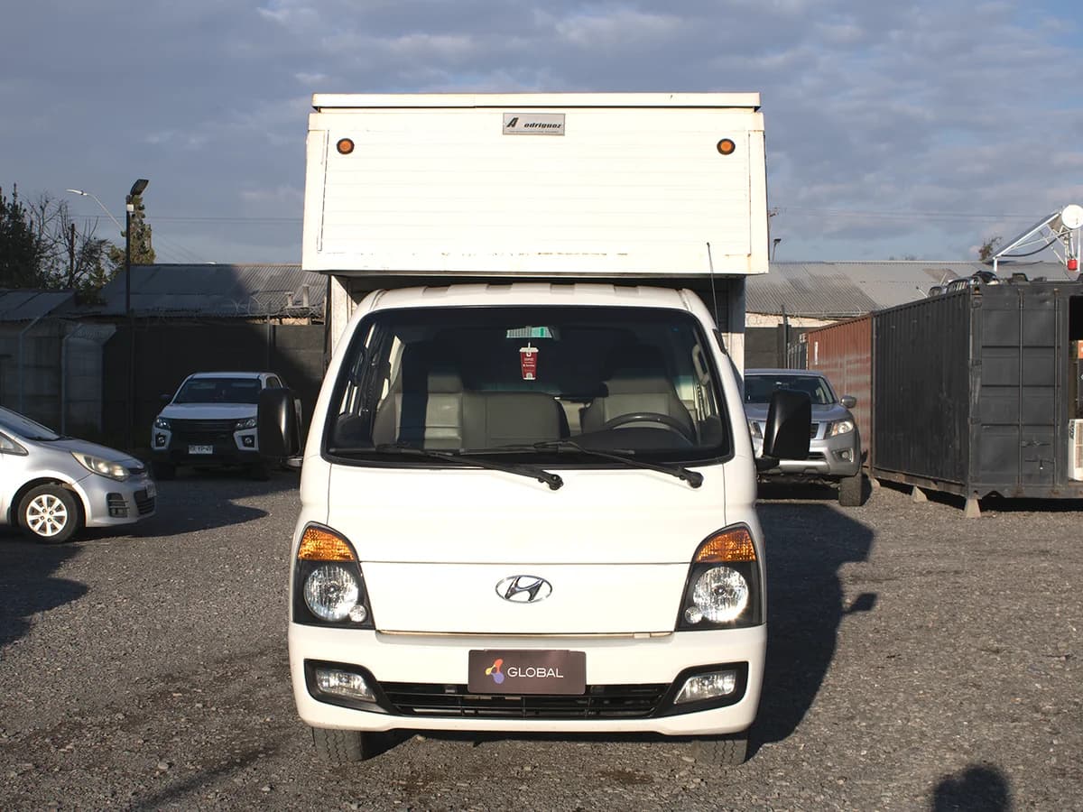 HYUNDAI PORTER 2.5 GLS CRDI DIESEL 4X2 CHASSIS AC 6MT 2P 2020 - Imagen 2