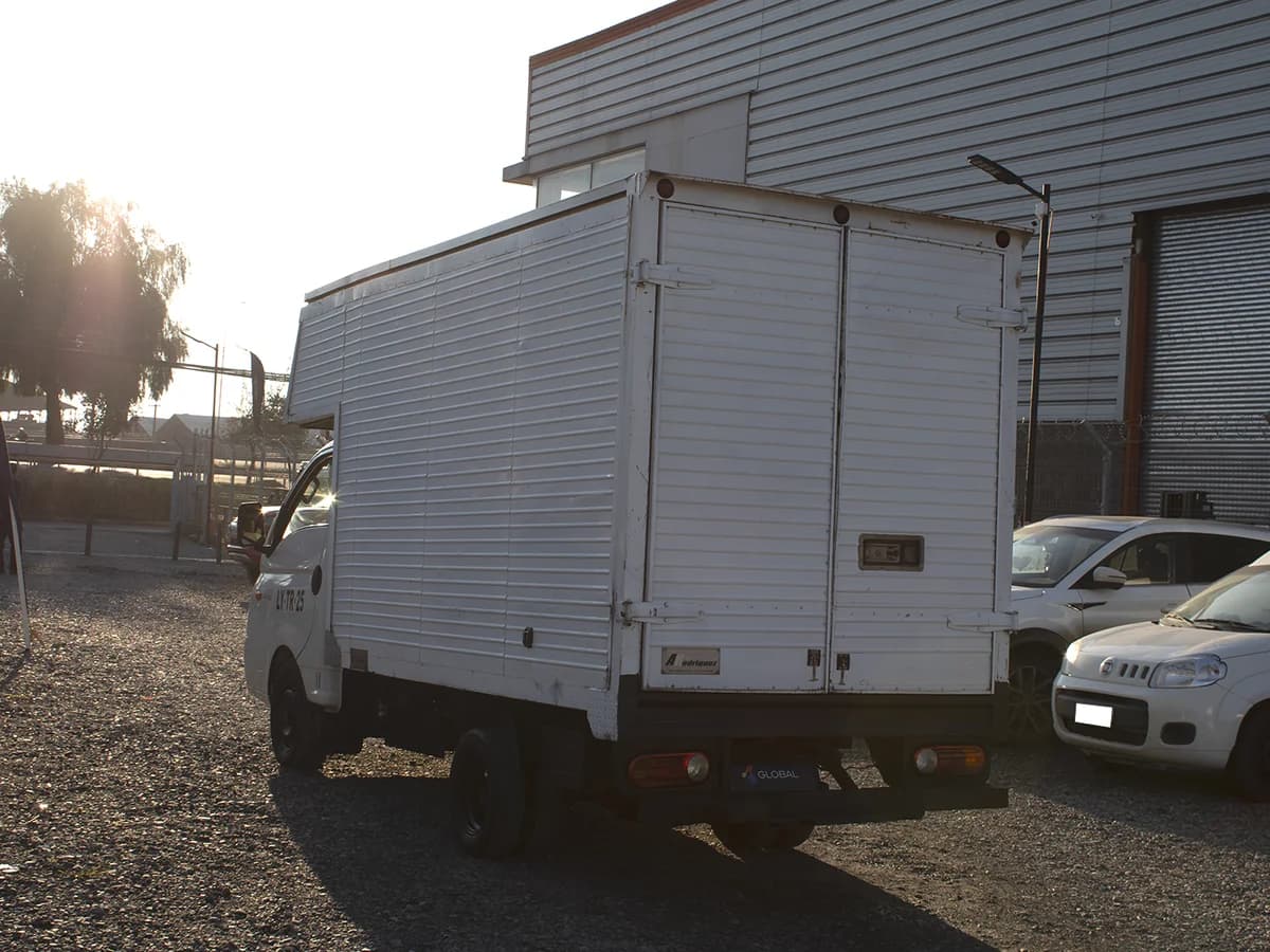 HYUNDAI PORTER 2.5 GLS CRDI DIESEL 4X2 CHASSIS AC 6MT 2P 2020 - Imagen 5