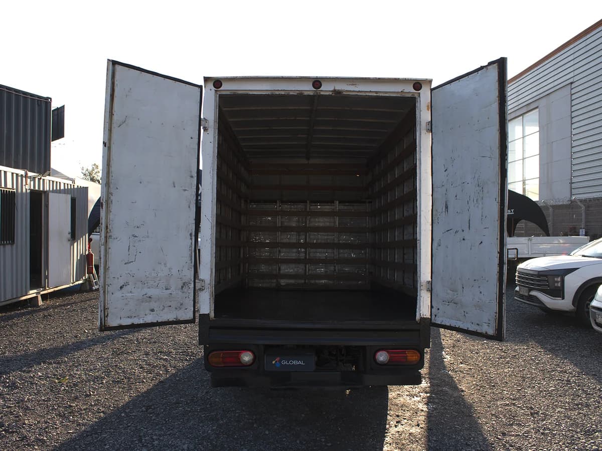 HYUNDAI PORTER 2.5 GLS CRDI DIESEL 4X2 CHASSIS AC 6MT 2P 2020 - Imagen 9