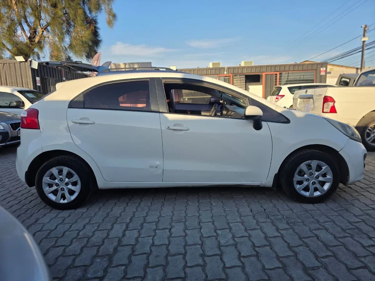 KIA RIO 5 EX 1.4 2012 (SOLO CONTADO) - Imagen 11