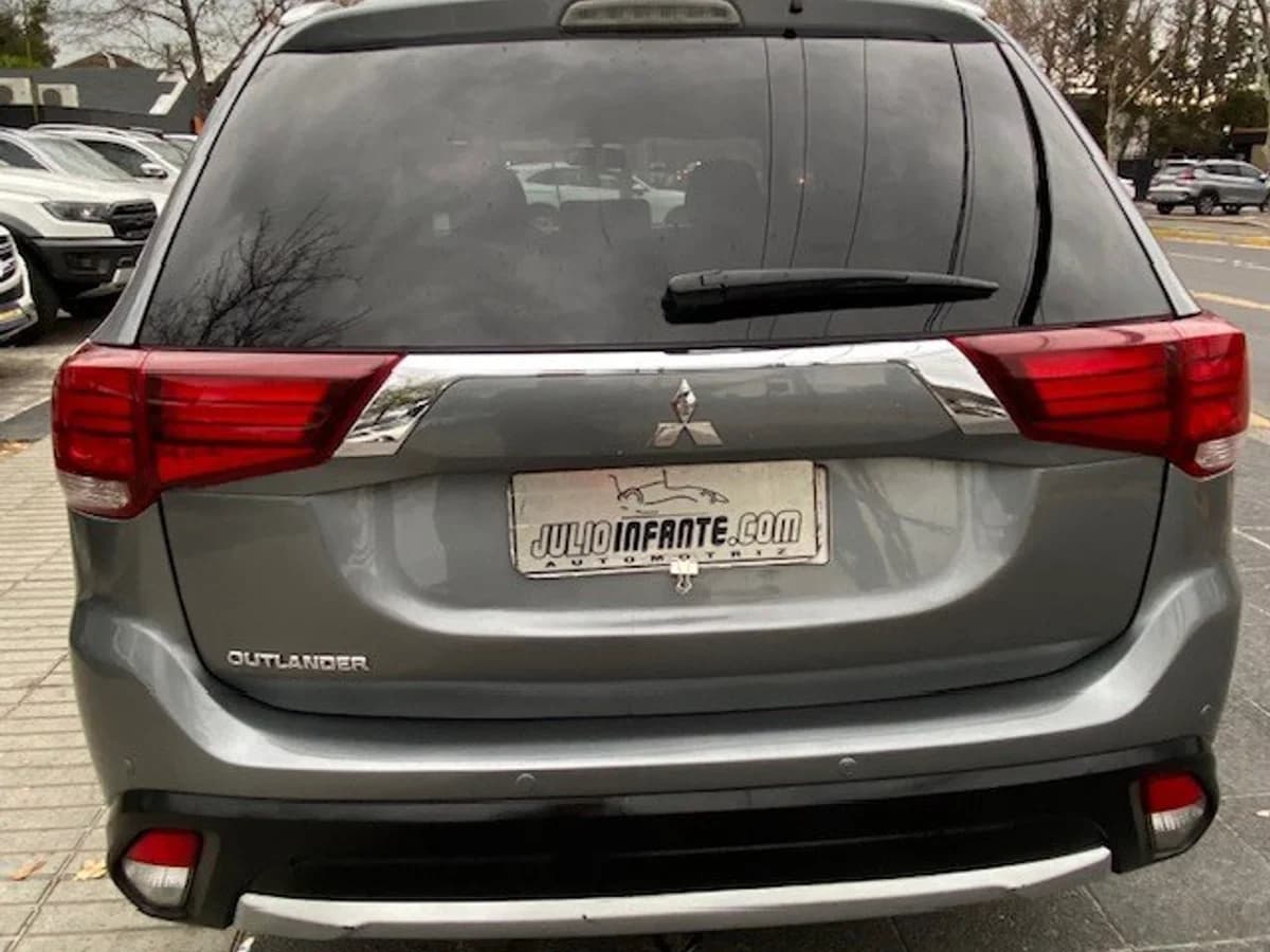 MITSUBISHI OUTLANDER 2.0 4X2 Automática 2015 - Imagen 4