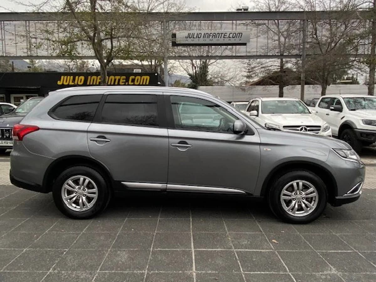 MITSUBISHI OUTLANDER 2.0 4X2 Automática 2015 - Imagen 5