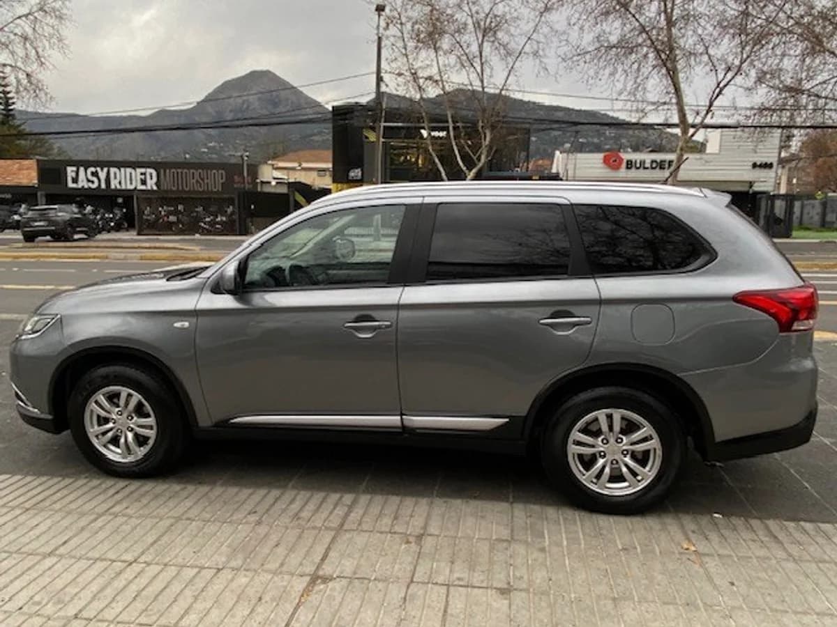 MITSUBISHI OUTLANDER 2.0 4X2 Automática 2015 - Imagen 6