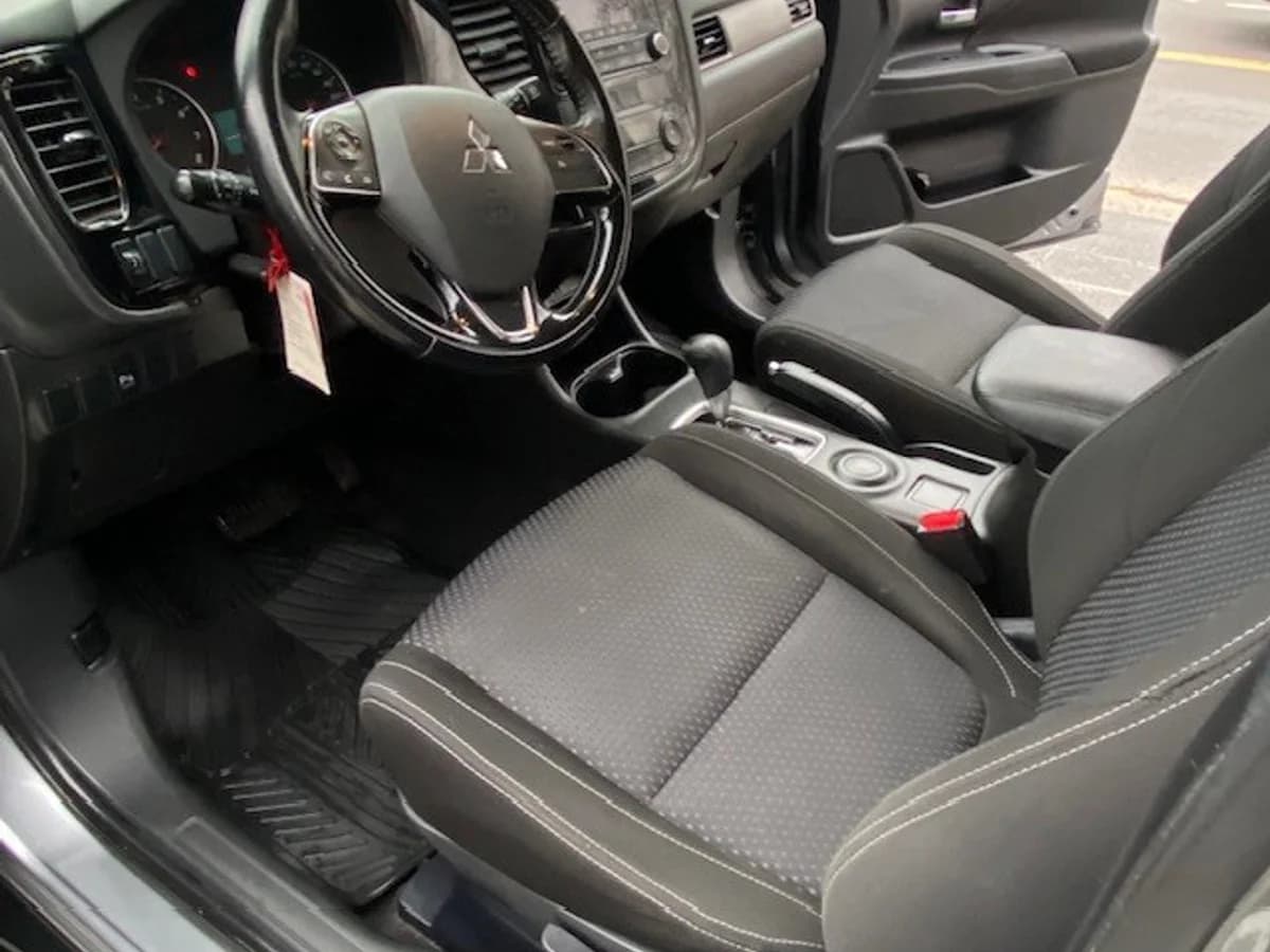 MITSUBISHI OUTLANDER 2.0 4X2 Automática 2015 - Imagen 9