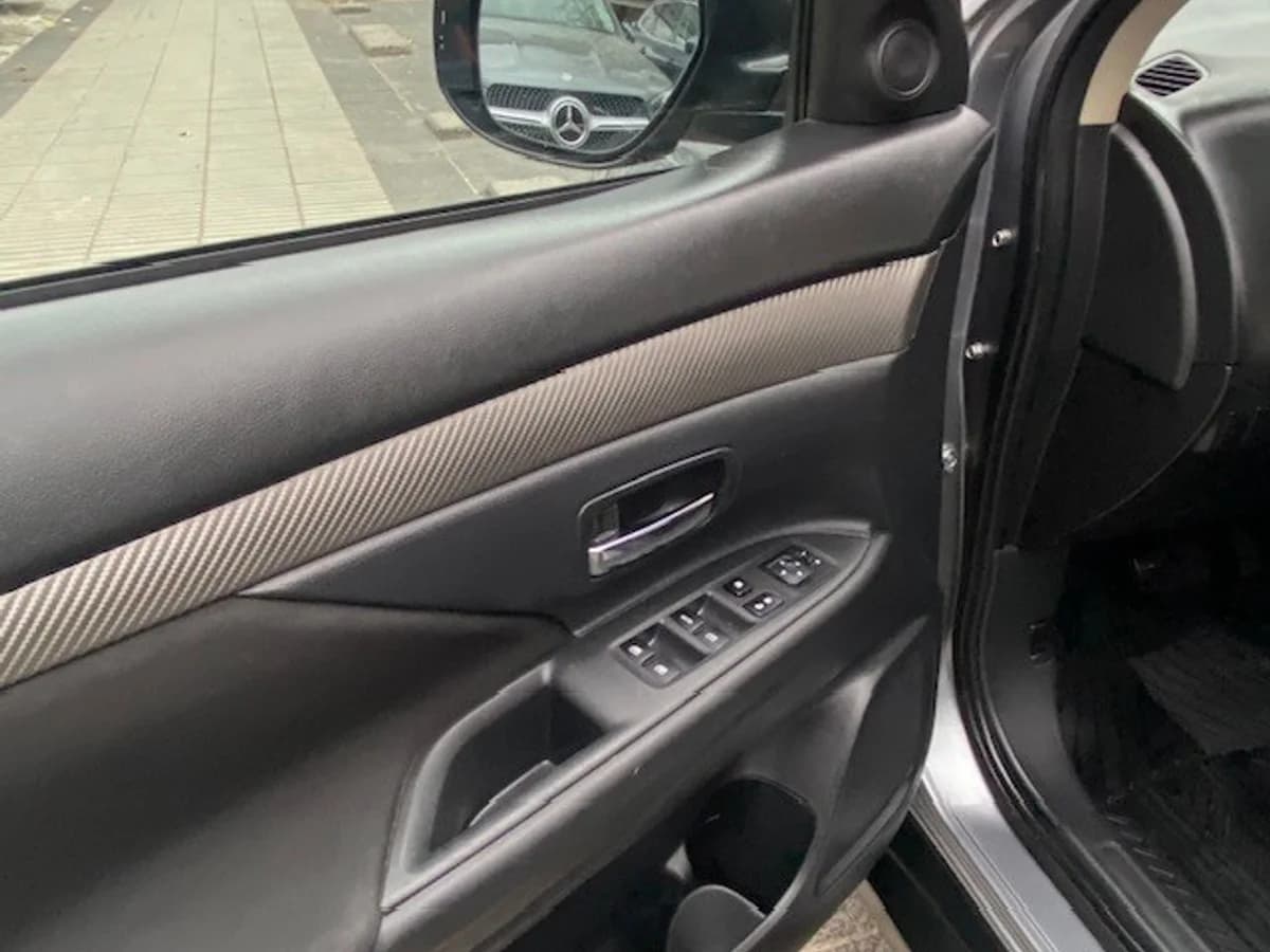 MITSUBISHI OUTLANDER 2.0 4X2 Automática 2015 - Imagen 10