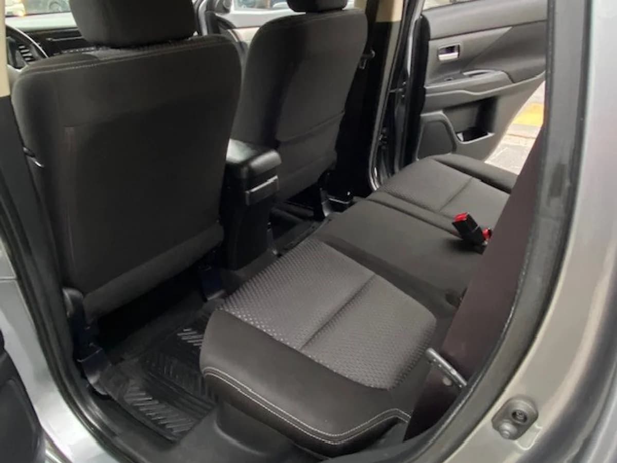 MITSUBISHI OUTLANDER 2.0 4X2 Automática 2015 - Imagen 11