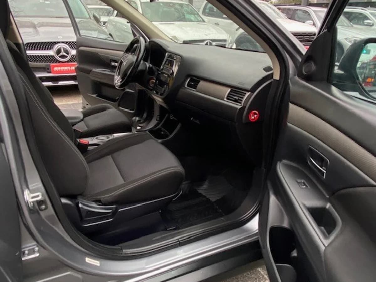 MITSUBISHI OUTLANDER 2.0 4X2 Automática 2015 - Imagen 18