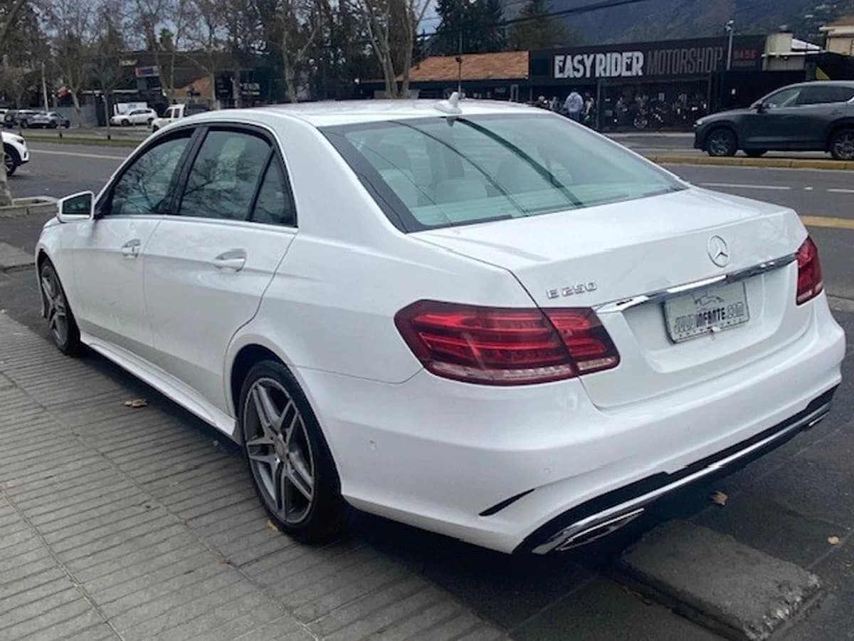 MERCEDES-BENZ E250 2.0 Turbo. cuero 2016 - Imagen 5