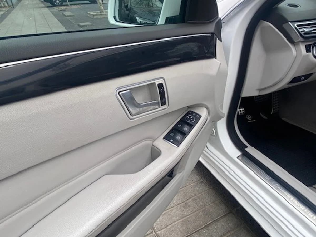 MERCEDES-BENZ E250 2.0 Turbo. cuero 2016 - Imagen 23