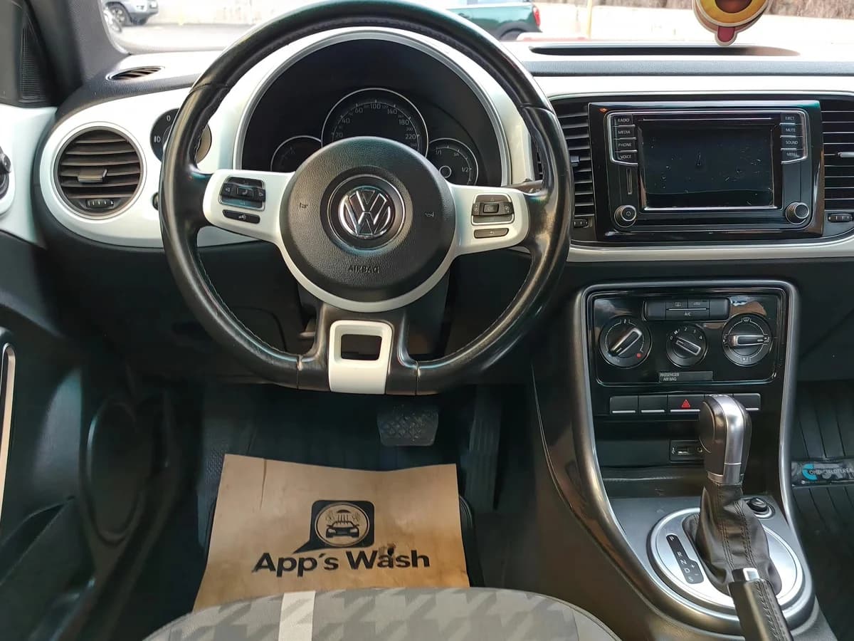 VOLKSWAGEN Beetle 1.4 DESIGN 4X2 HB AT 3P 2017 - Imagen 17