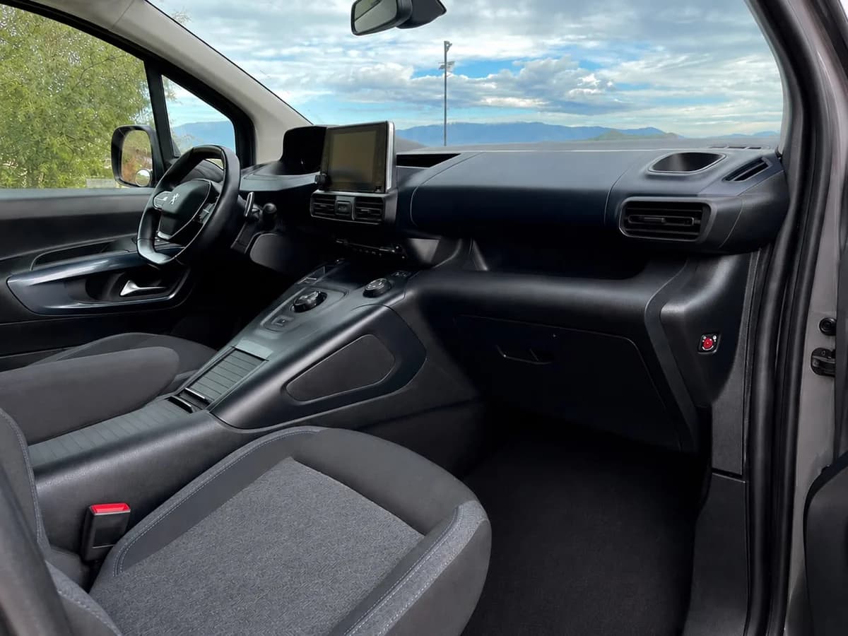 PEUGEOT Rifter BLUEHDI 130 1.5 AT 2023 - Imagen 17