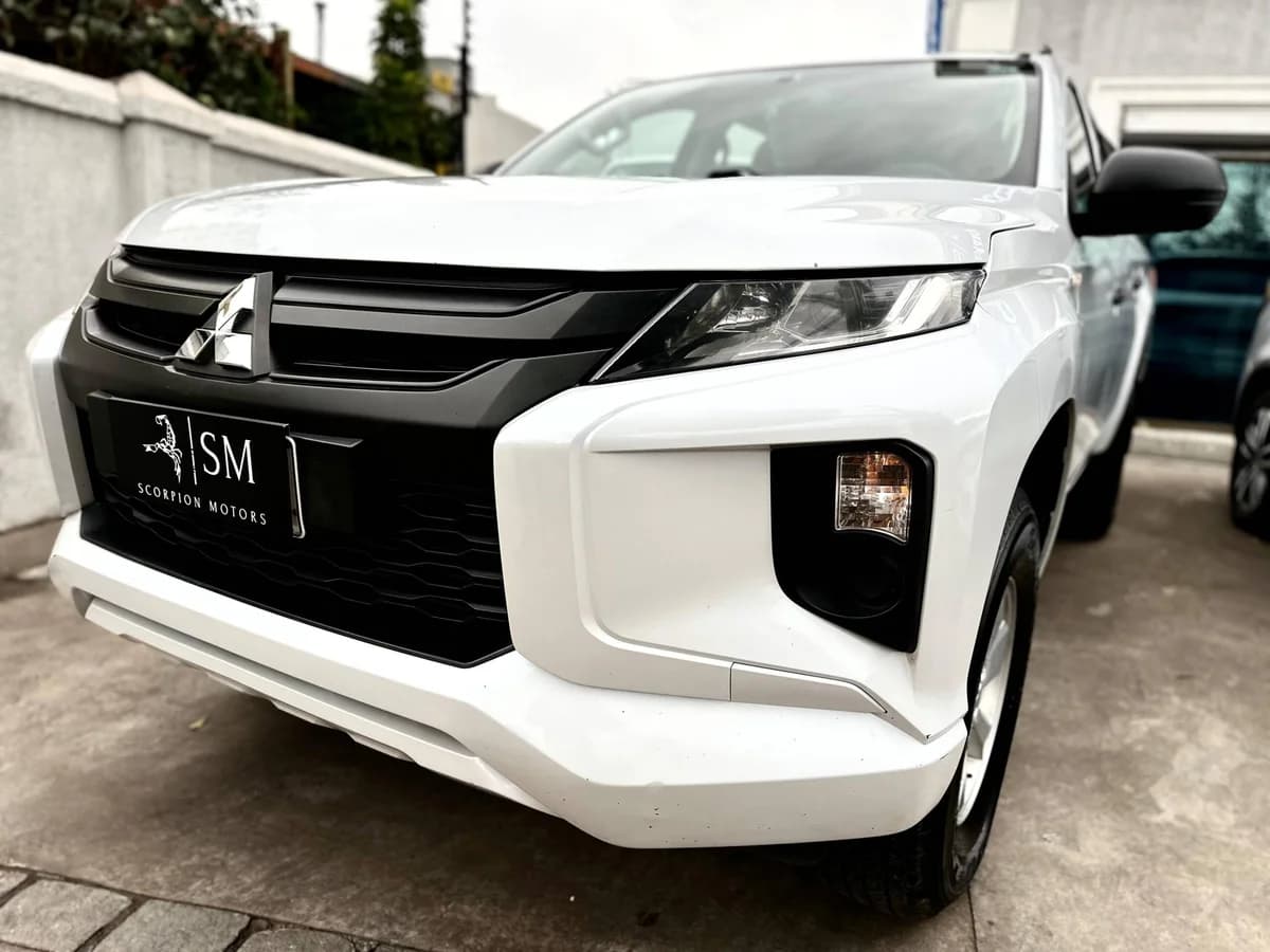 MITSUBISHI L200 WORK CR WF 2.4 2023 - Imagen 5