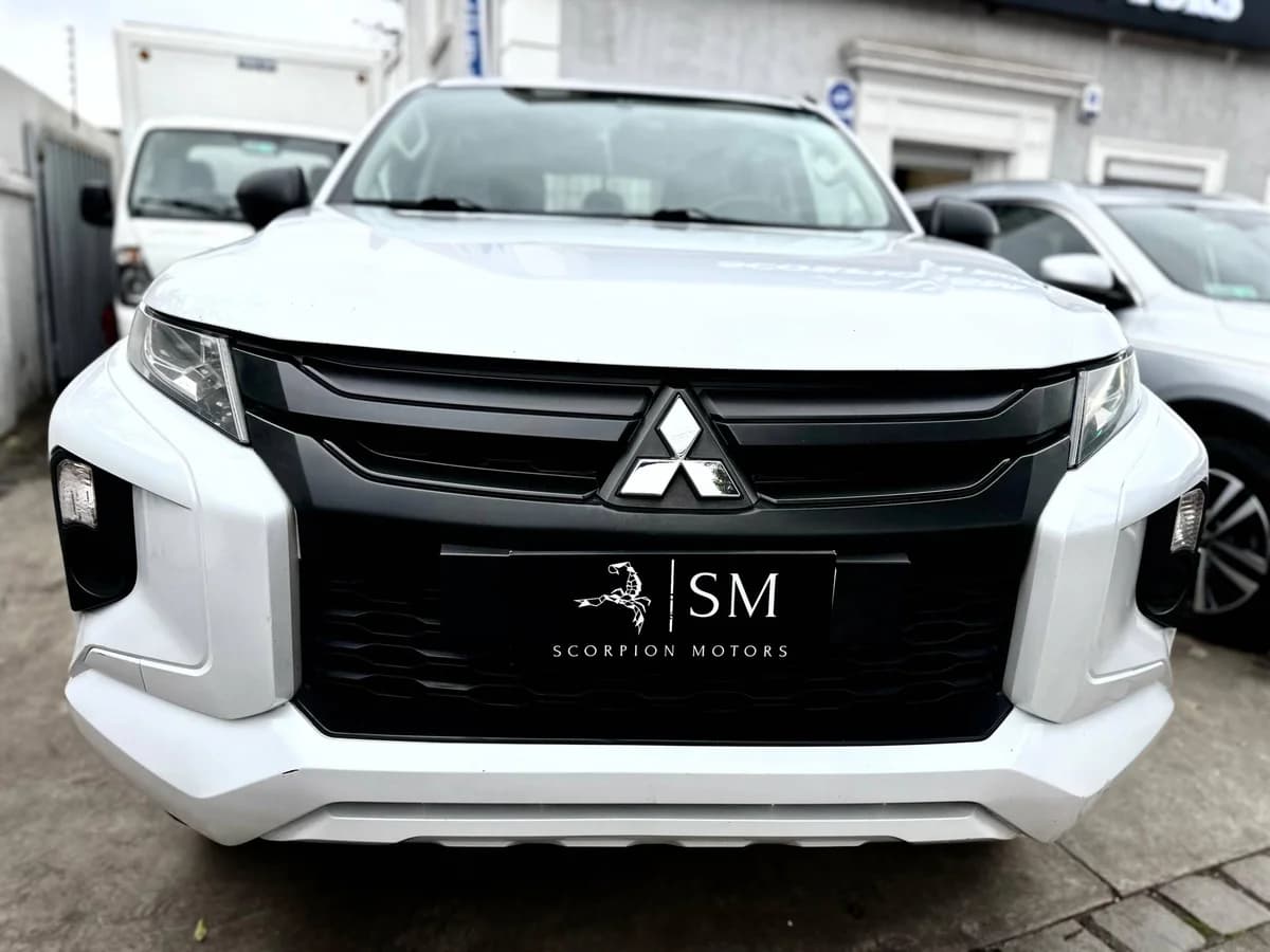 MITSUBISHI L200 WORK CR WF 2.4 2023 - Imagen 11