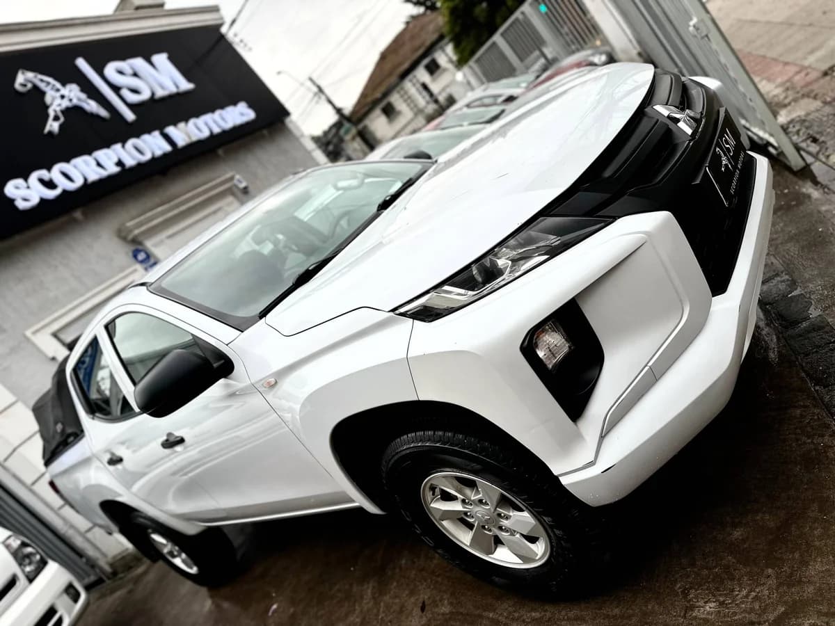 MITSUBISHI L200 WORK CR WF 2.4 2023 - Imagen 15