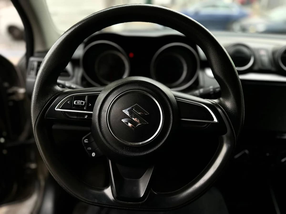 SUZUKI SWIFT GL 1.2 2024 - Imagen 7