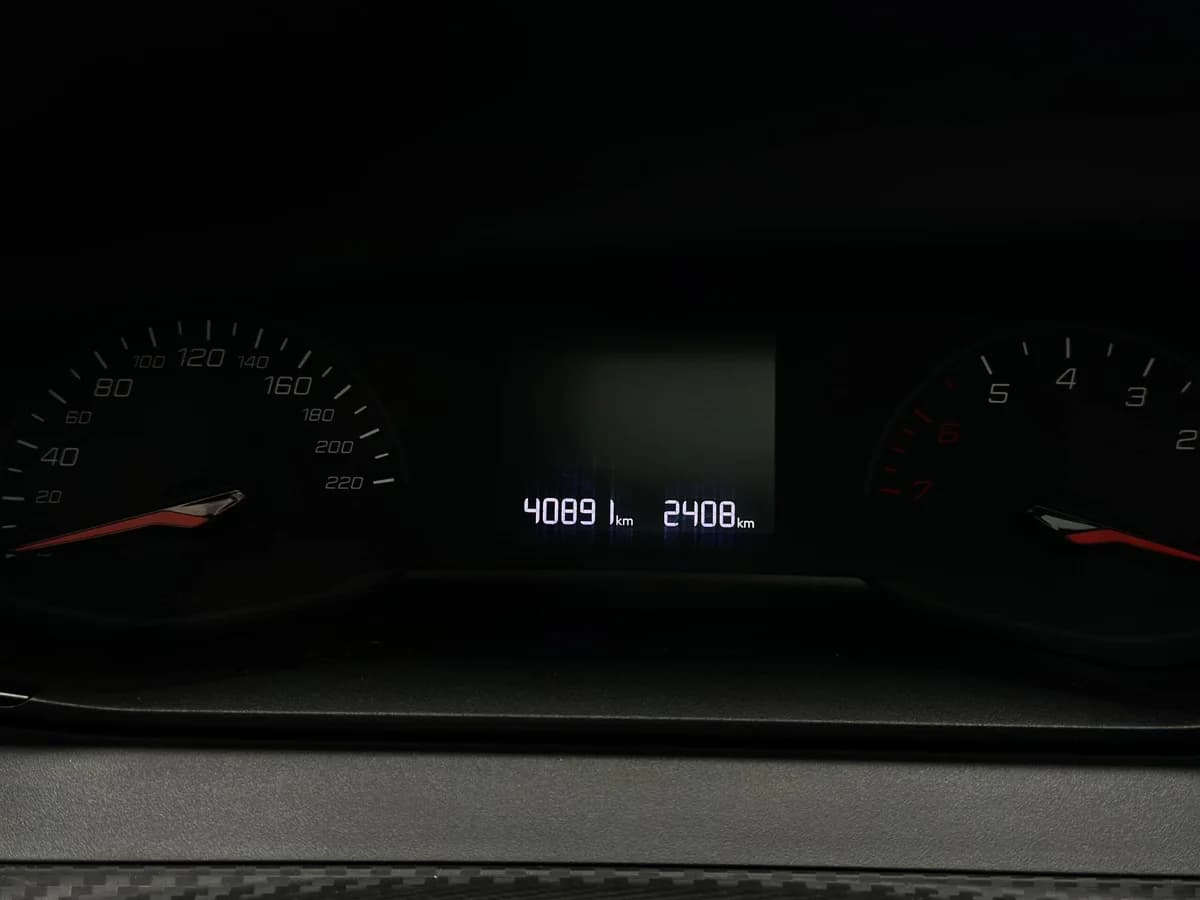 PEUGEOT 208 STYLE PURETECH 75 1.2 2024 - Imagen 14