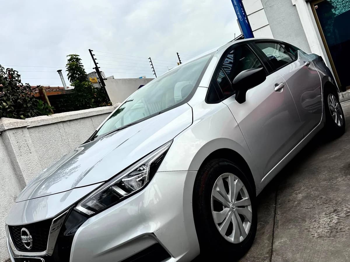 NISSAN VERSA 1.6 MT 2023 - Imagen 4