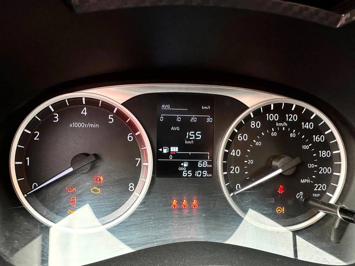 NISSAN VERSA 1.6 MT 2023 - Imagen 13