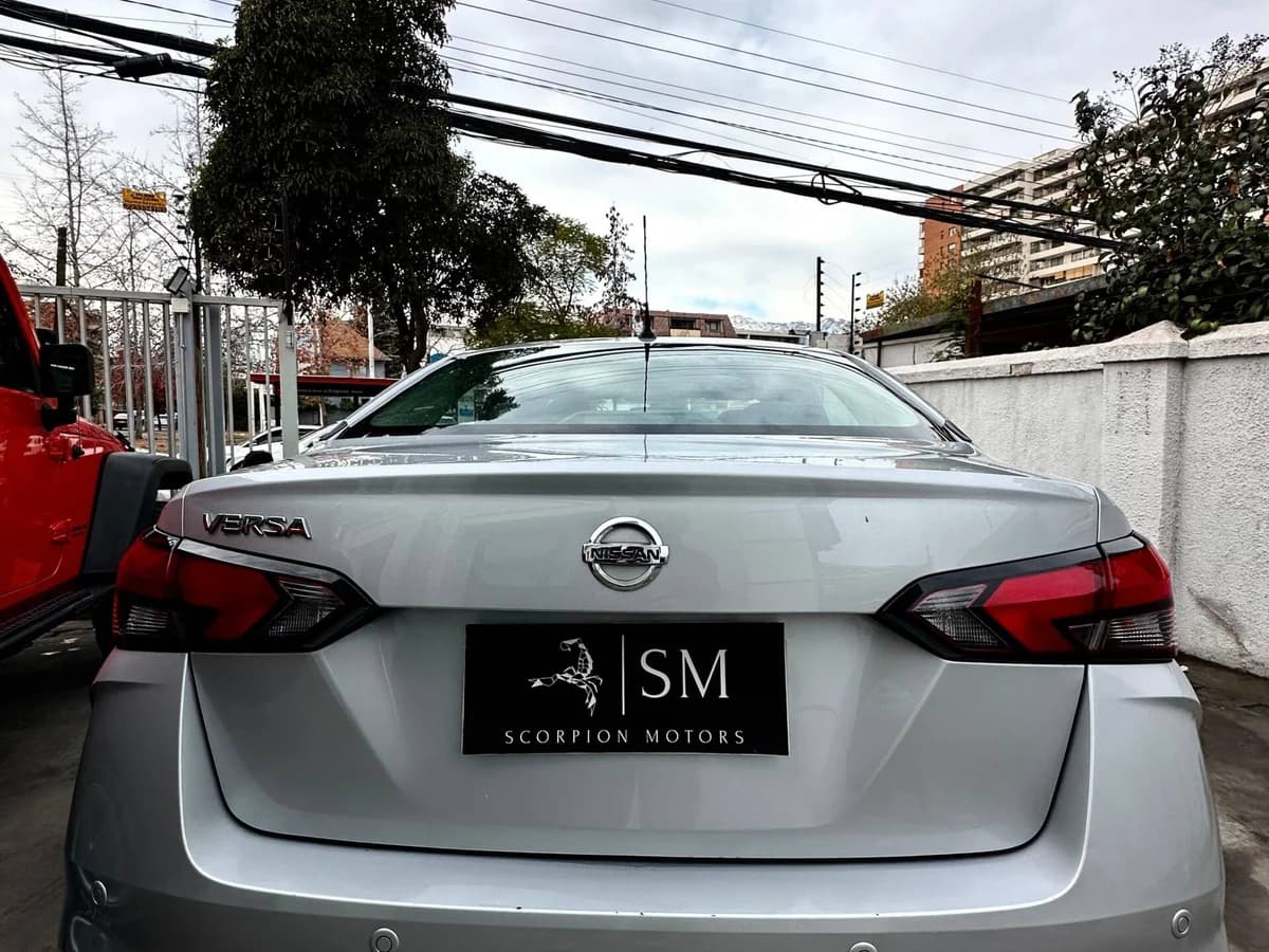 NISSAN VERSA 1.6 MT 2023 - Imagen 2