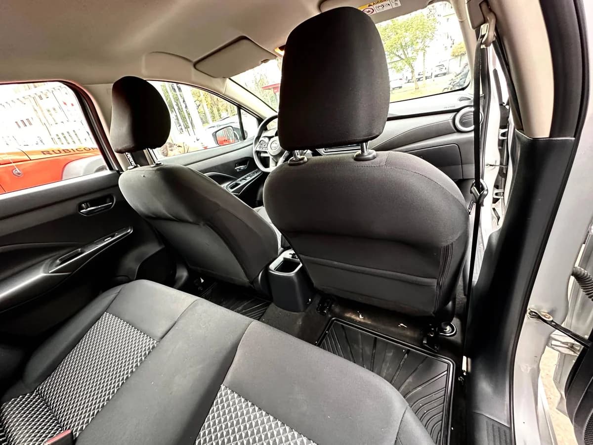 NISSAN VERSA 1.6 MT 2023 - Imagen 3