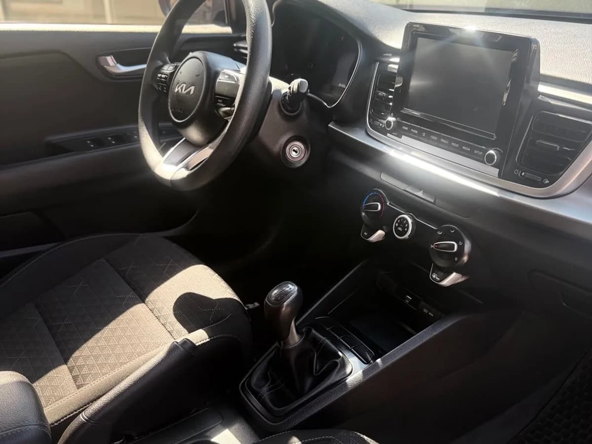 KIA Rio 4 1.4 6MT 2022 - Imagen 9