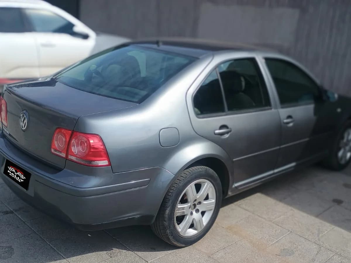 VOLKSWAGEN Bora TRENDLINE 2.0 MT 2014 - Imagen 4