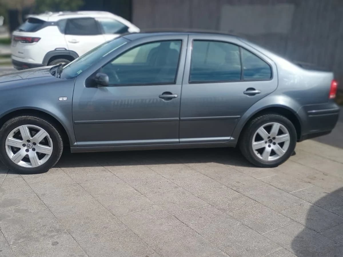 VOLKSWAGEN Bora TRENDLINE 2.0 MT 2014 - Imagen 7