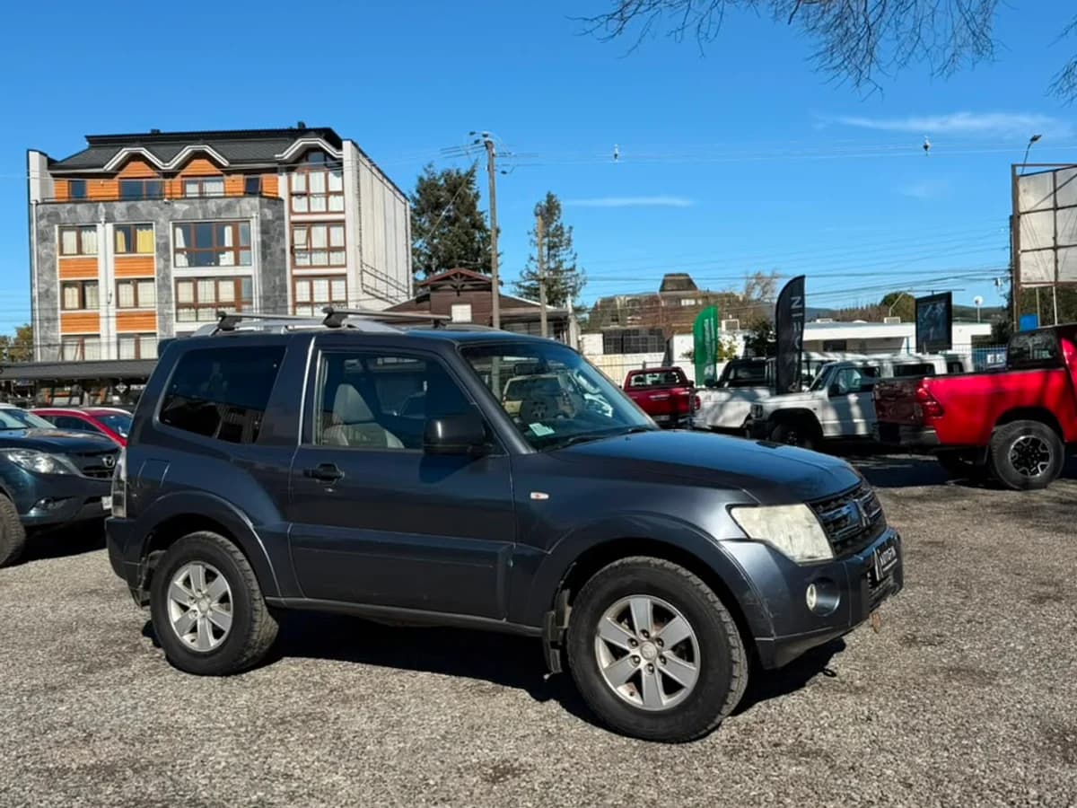 MITSUBISHI Montero 3.2 DI-D 2009 - Imagen 2