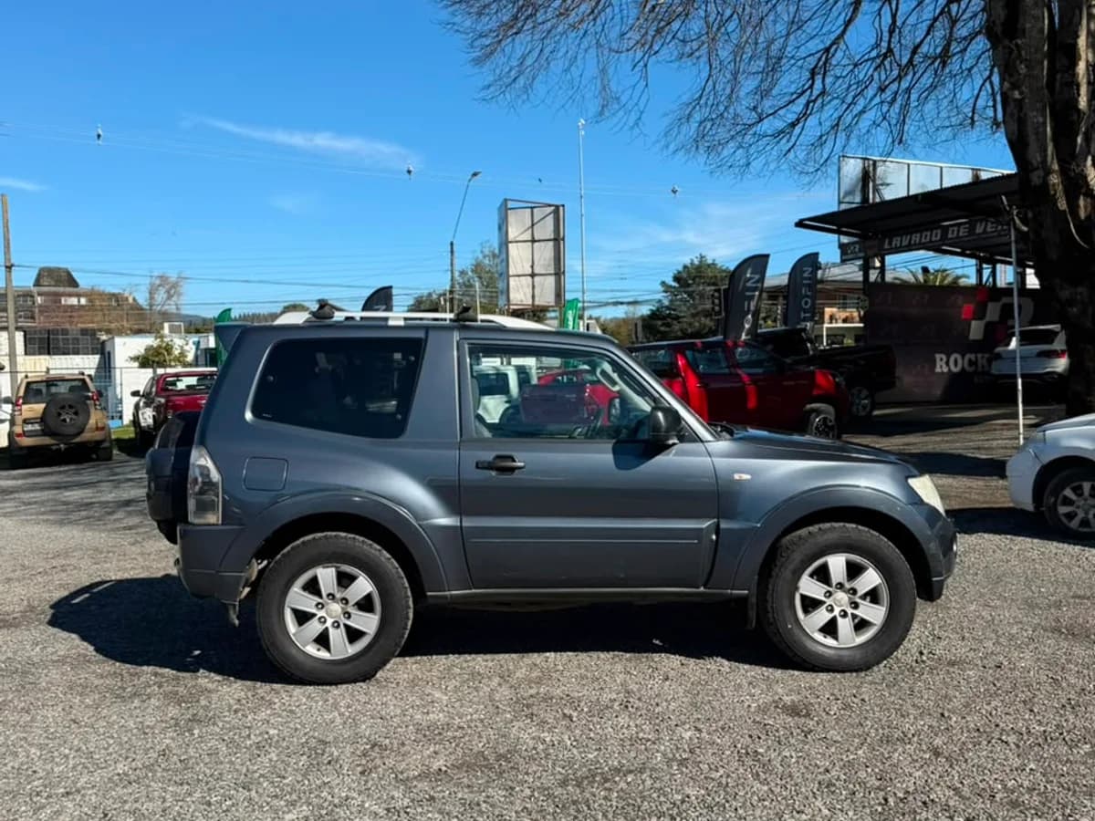 MITSUBISHI Montero 3.2 DI-D 2009 - Imagen 3