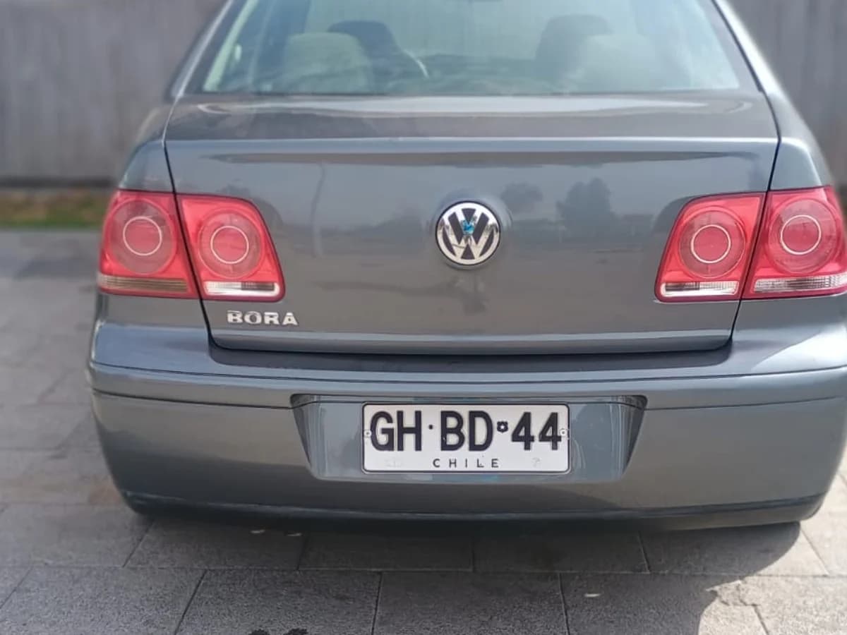 Volkswagen Bora 2.0L Trendline Sky MT5 año 2014 - Imagen 7