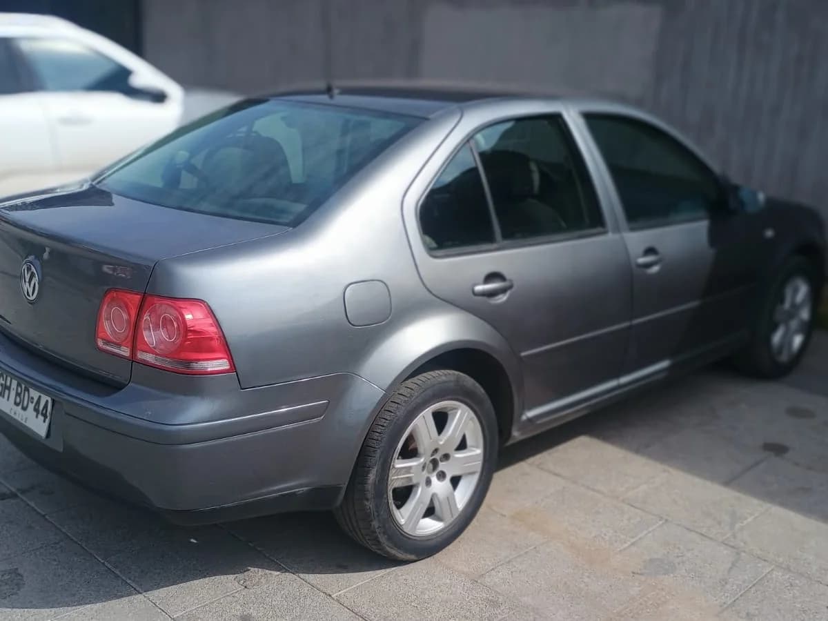 Volkswagen Bora 2.0L Trendline Sky MT5 año 2014 - Imagen 23