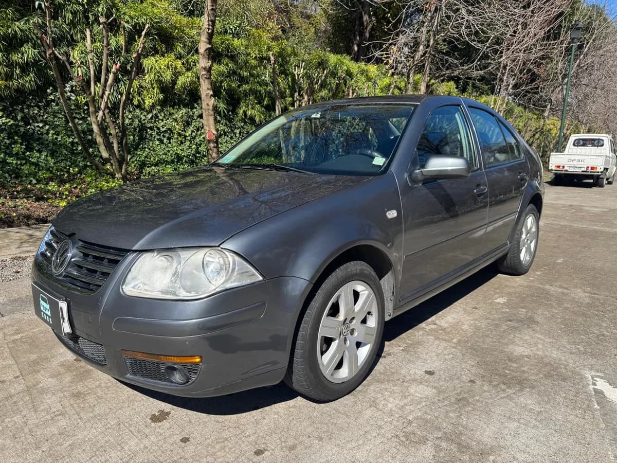 Volkswagen Bora 2.0L Trendline Sky MT5 año 2014 - Imagen 4