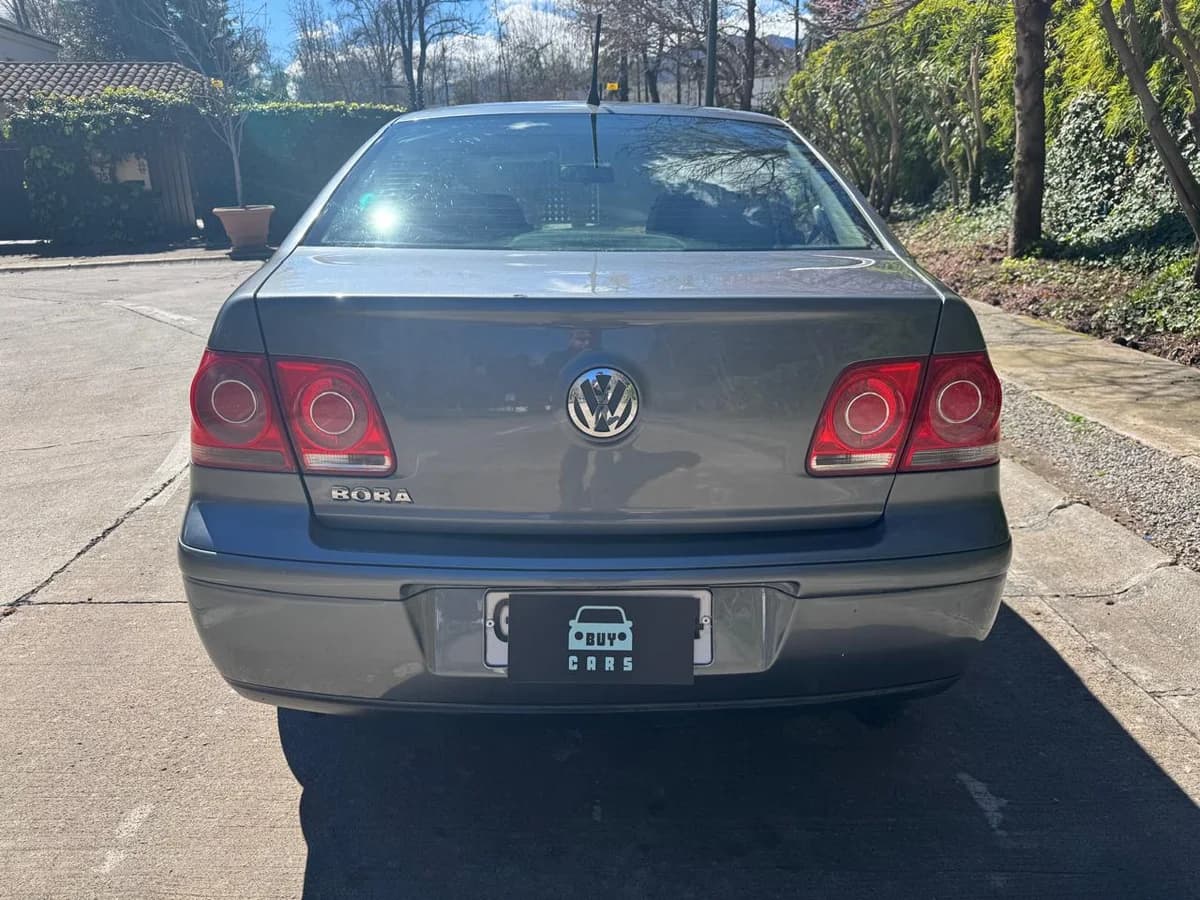 Volkswagen Bora 2.0L Trendline Sky MT5 año 2014 - Imagen 7
