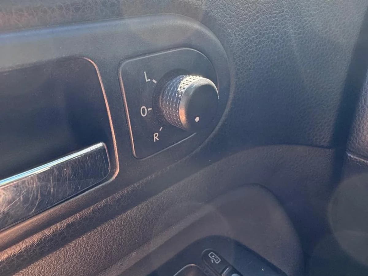 Volkswagen Bora 2.0L Trendline Sky MT5 año 2014 - Imagen 17