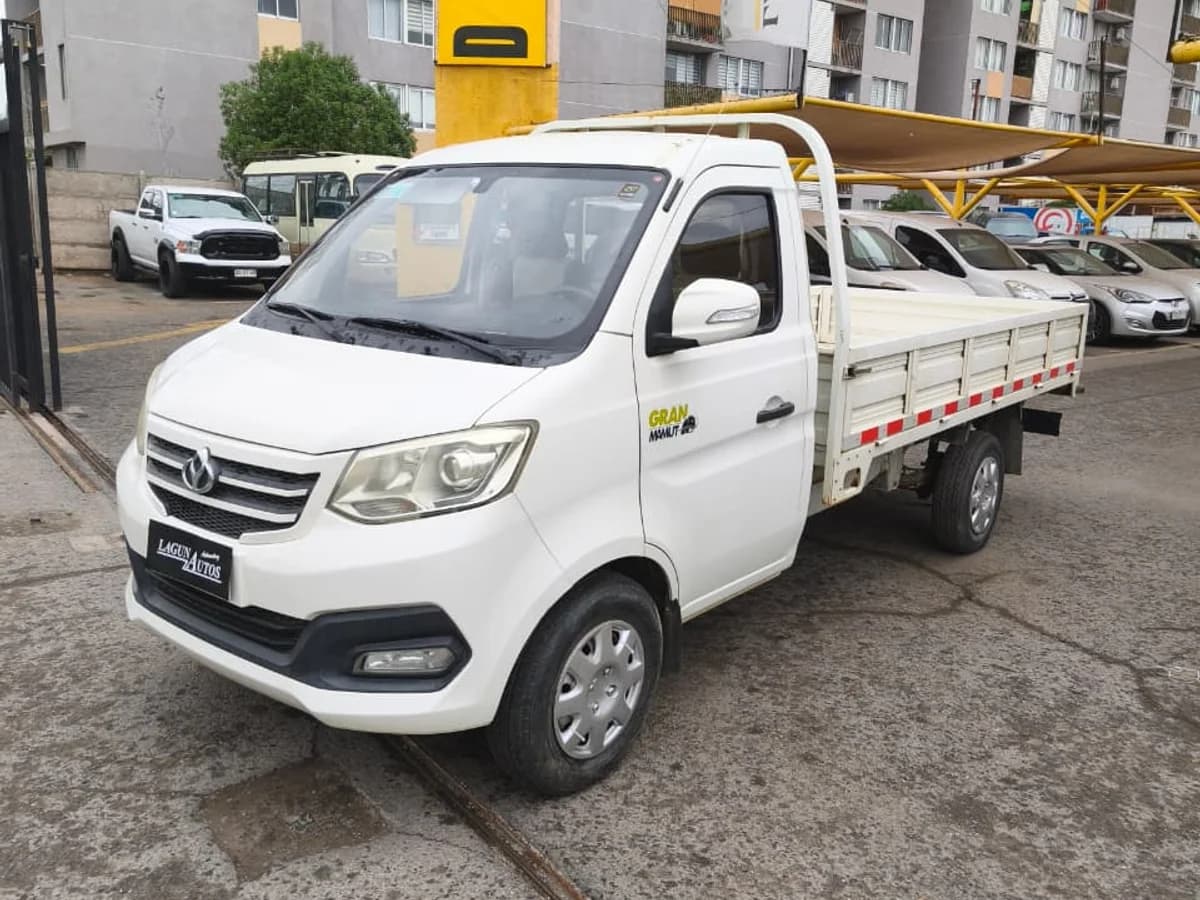 KYC T3 1.5 4X2 PICK UP CS MT 2P 2024 - Imagen 1