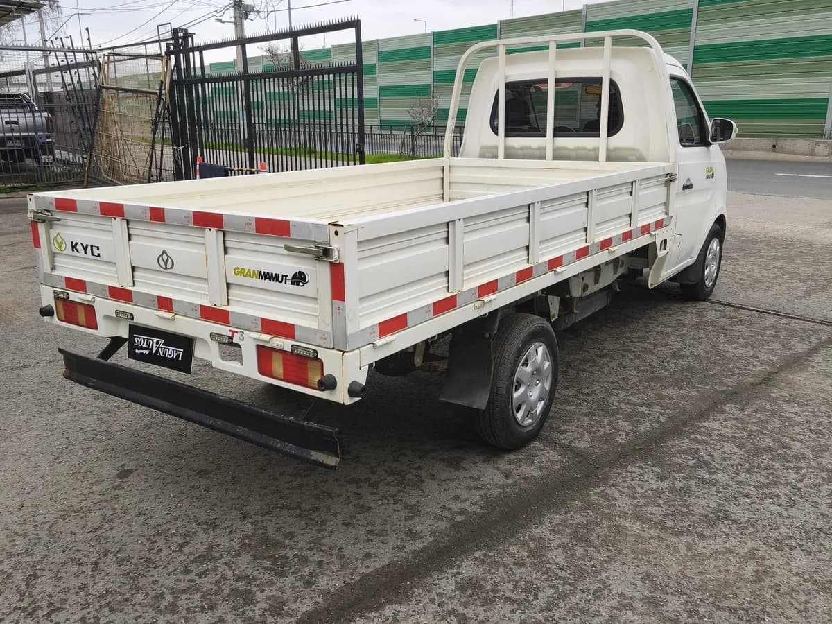 KYC T3 1.5 4X2 PICK UP CS MT 2P 2024 - Imagen 3