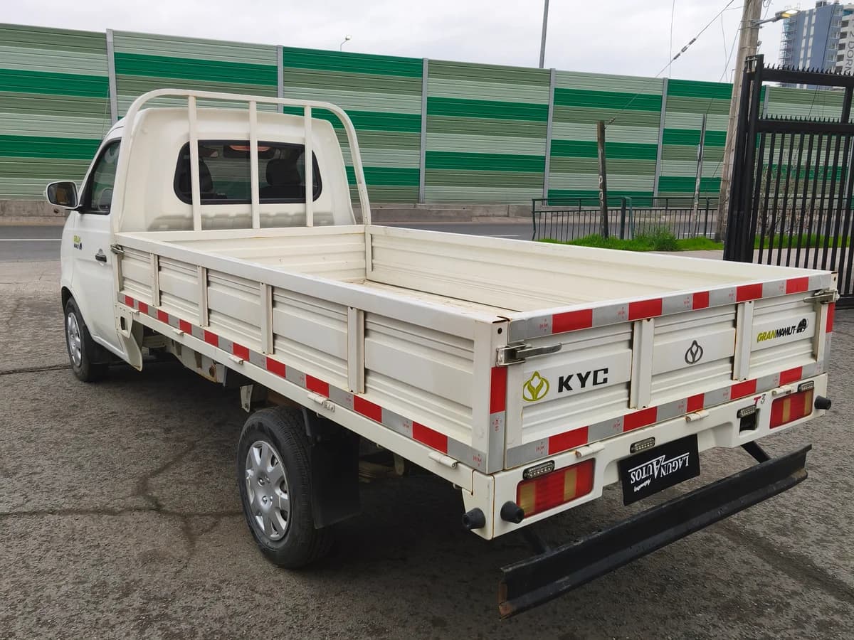 KYC T3 1.5 4X2 PICK UP CS MT 2P 2024 - Imagen 4