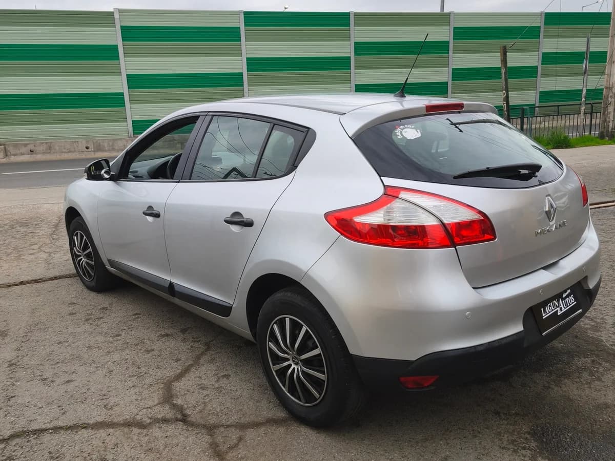 RENAULT Megane III HB EXPRESSION 2.0 2012 - Imagen 4