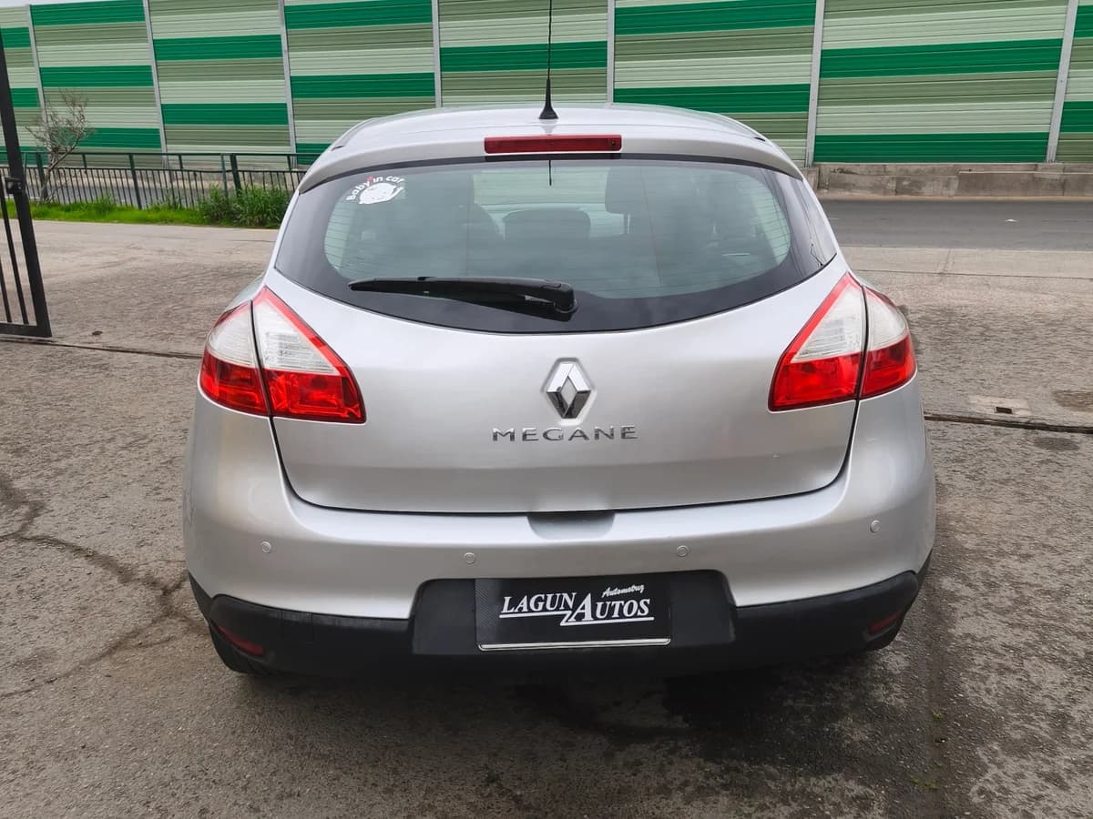 RENAULT Megane III HB EXPRESSION 2.0 2012 - Imagen 5