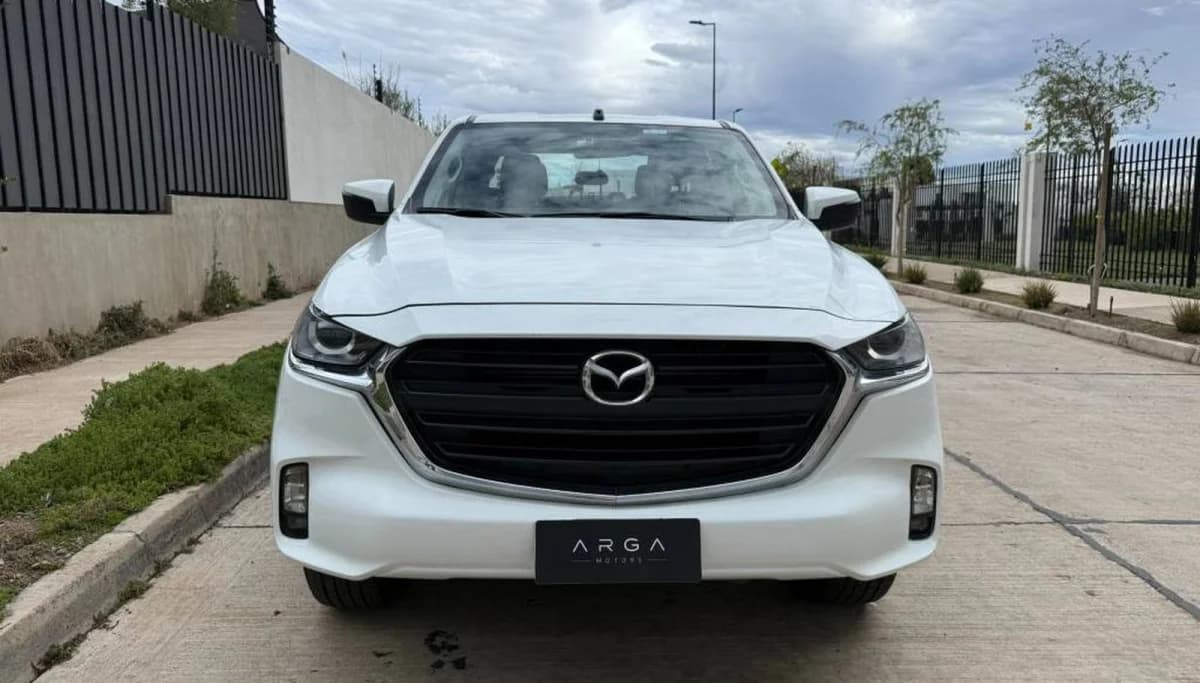 MAZDA BT-50 3.0 Diesel 4X4 Doble Cabina 6AT 2023 - Imagen 2
